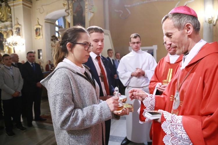 Bierzmowanie w par. św. Jadwigi w Dębicy