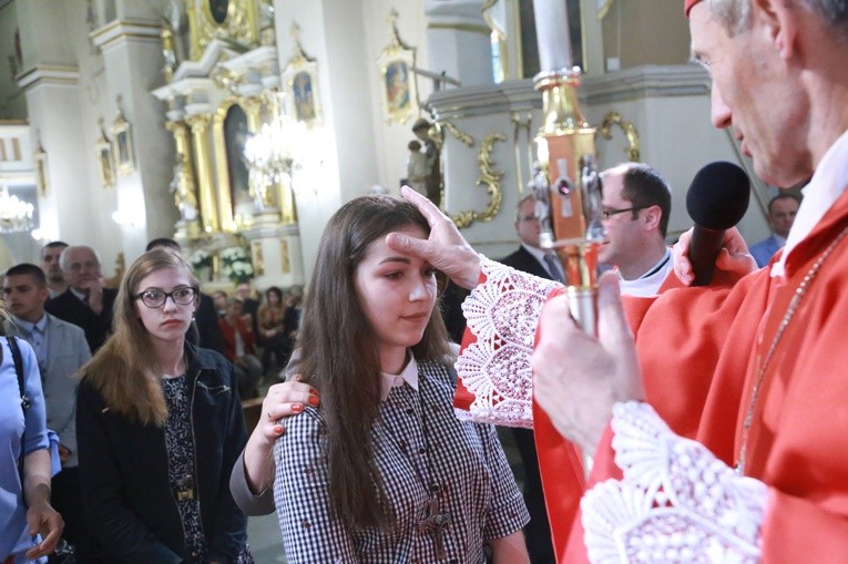 Bierzmowanie w par. św. Jadwigi w Dębicy