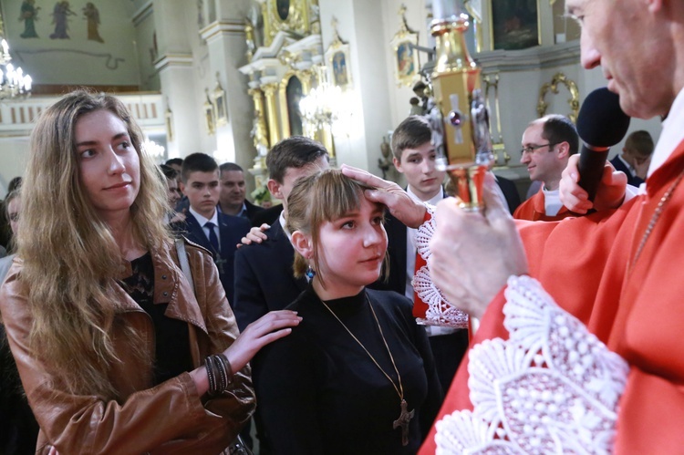 Bierzmowanie w par. św. Jadwigi w Dębicy