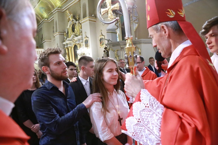 Bierzmowanie w par. św. Jadwigi w Dębicy