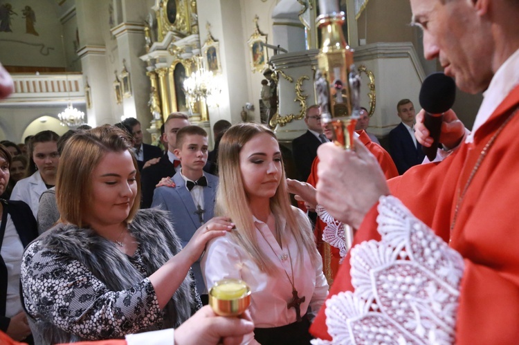 Bierzmowanie w par. św. Jadwigi w Dębicy