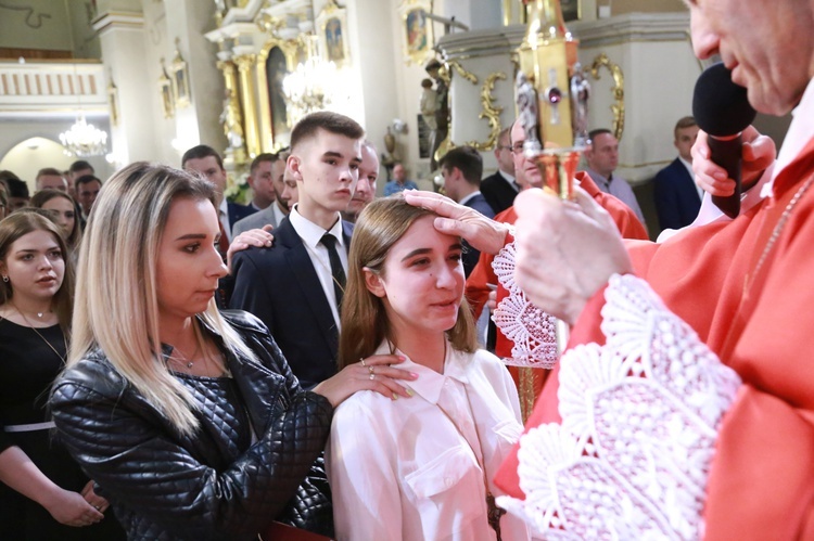 Bierzmowanie w par. św. Jadwigi w Dębicy