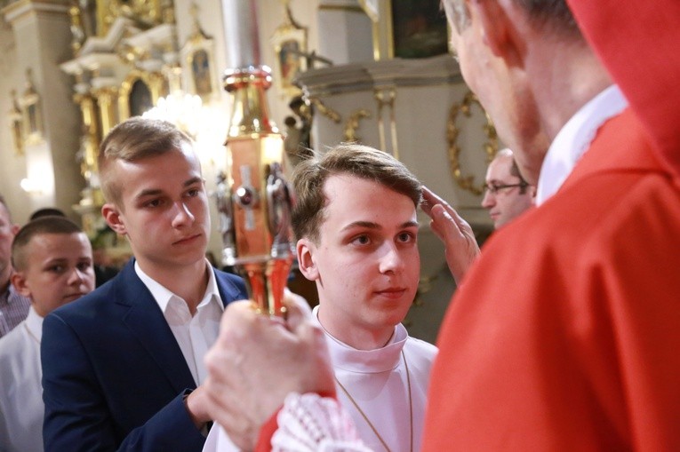 Bierzmowanie w par. św. Jadwigi w Dębicy