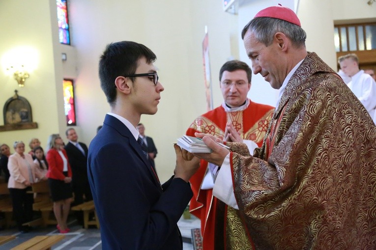 Bierzmowanie w par. Świętego Krzyża w Dębicy