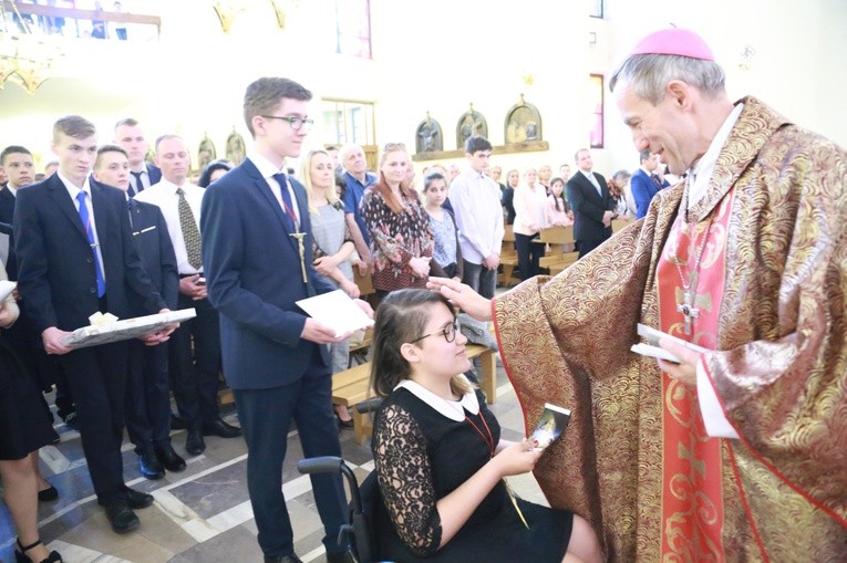 Bierzmowanie w par. Świętego Krzyża w Dębicy