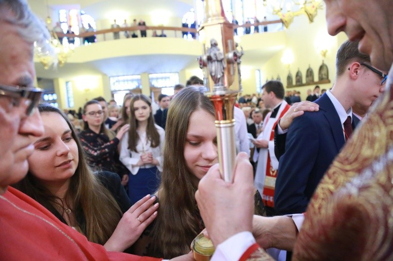 Bierzmowanie w par. Świętego Krzyża w Dębicy