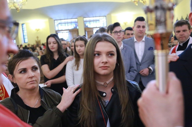 Bierzmowanie w par. Świętego Krzyża w Dębicy