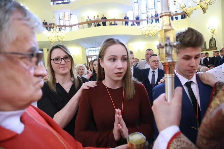 Bierzmowanie w par. Świętego Krzyża w Dębicy