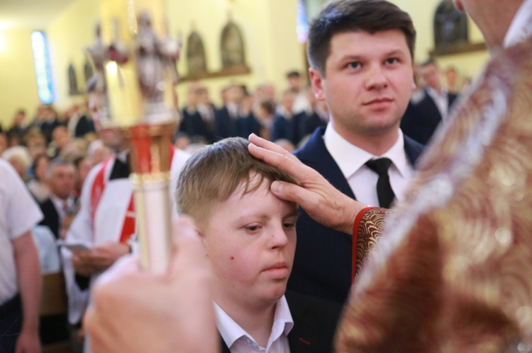 Bierzmowanie w par. Świętego Krzyża w Dębicy