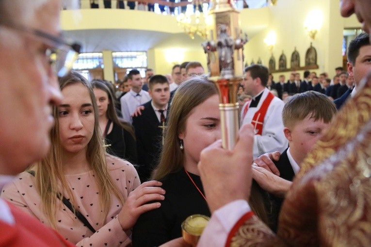 Bierzmowanie w par. Świętego Krzyża w Dębicy