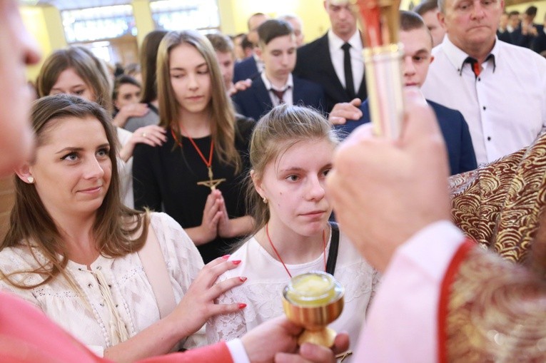 Bierzmowanie w par. Świętego Krzyża w Dębicy
