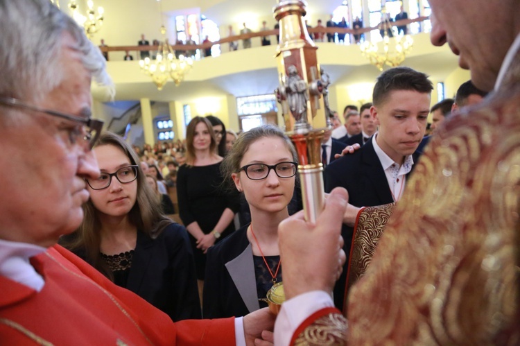 Bierzmowanie w par. Świętego Krzyża w Dębicy