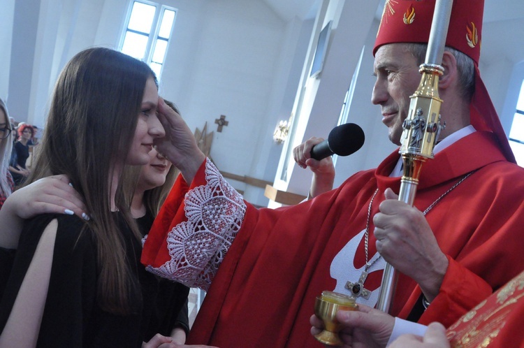 Bierzmowanie w par. Miłosierdzia Bożego w Dębicy 