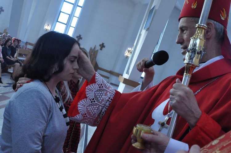 Bierzmowanie w par. Miłosierdzia Bożego w Dębicy 