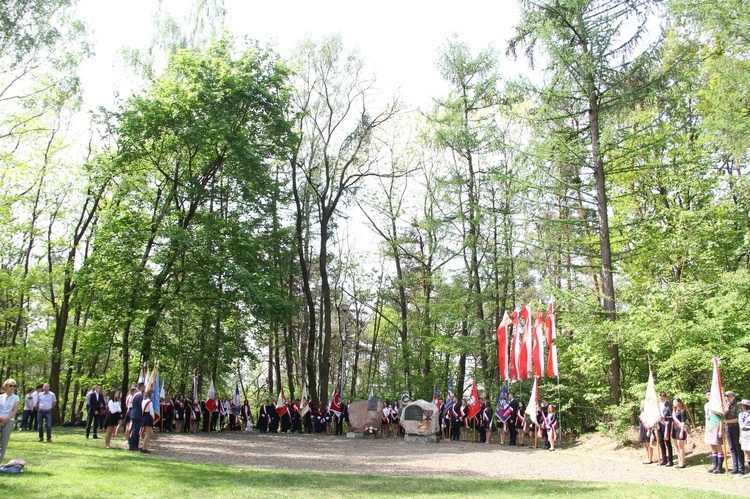 Uroczystości na Górze Śmierci w Pustkowie-Osiedlu