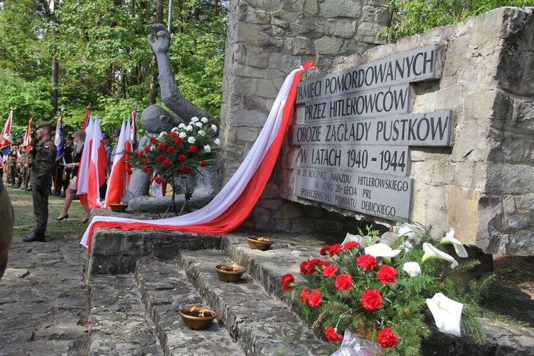 Uroczystości na Górze Śmierci w Pustkowie-Osiedlu