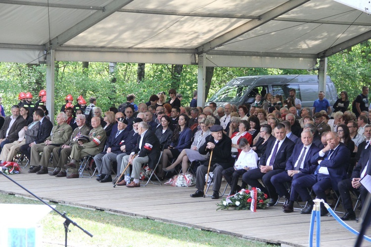 Uroczystości na Górze Śmierci w Pustkowie-Osiedlu