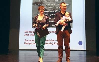 Małgorzacie i Bartoszowi Kopińskim towarzyszyła córka Julia.  To ich czwarte dziecko.