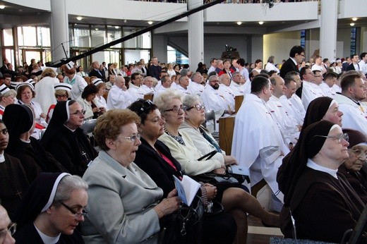 Początek uroczystości beatyfikacji Hanny Chrzanowskiej w Łagiewnikach 