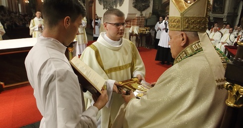 Czterech nowych diakonów