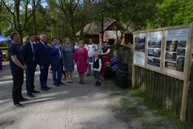 Niepodległościowy piknik w skansenie