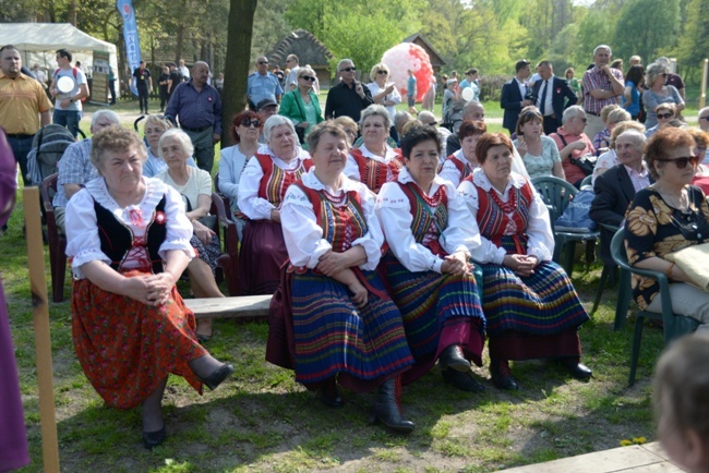 Niepodległościowy piknik w skansenie