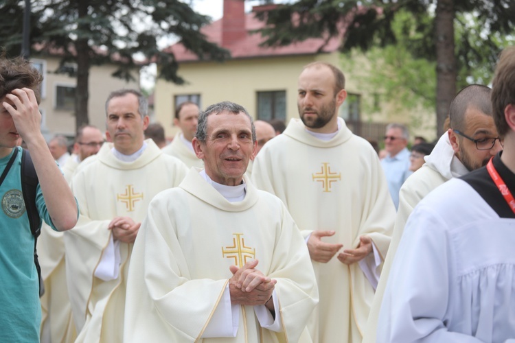 Msza św. na rozpoczęcie 6. pielgrzymki z Hałcnowa do Łagiewnik