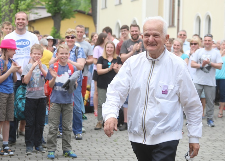 Msza św. na rozpoczęcie 6. pielgrzymki z Hałcnowa do Łagiewnik