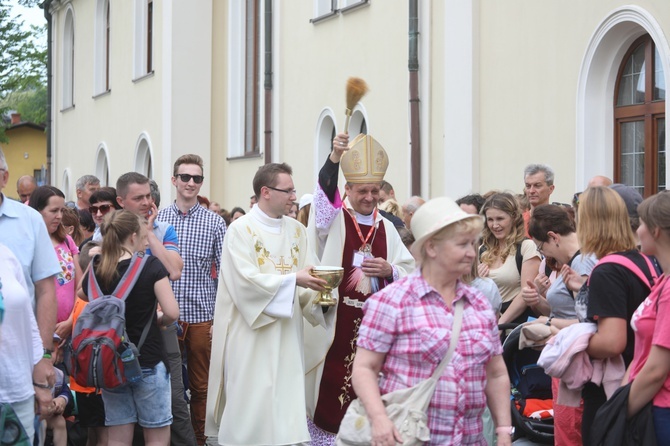 Msza św. na rozpoczęcie 6. pielgrzymki z Hałcnowa do Łagiewnik