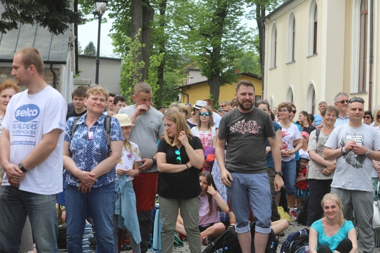 Msza św. na rozpoczęcie 6. pielgrzymki z Hałcnowa do Łagiewnik