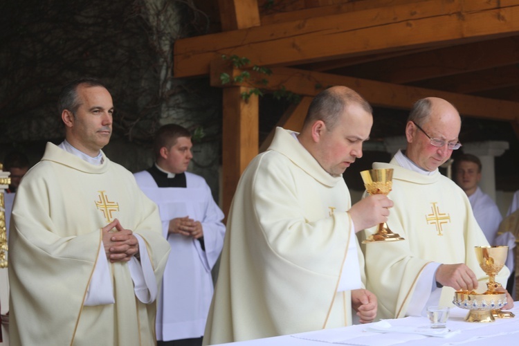 Msza św. na rozpoczęcie 6. pielgrzymki z Hałcnowa do Łagiewnik