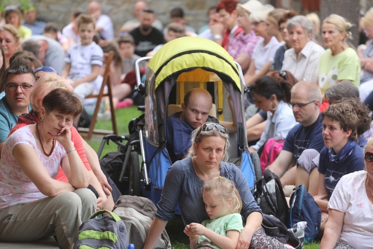 Msza św. na rozpoczęcie 6. pielgrzymki z Hałcnowa do Łagiewnik