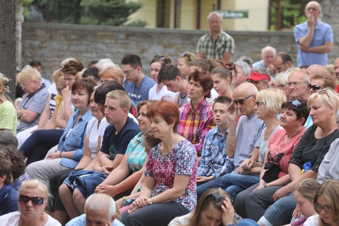 Msza św. na rozpoczęcie 6. pielgrzymki z Hałcnowa do Łagiewnik