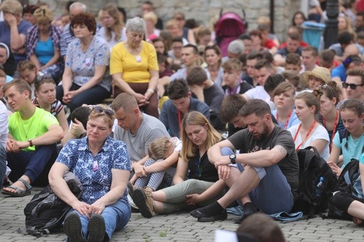 Msza św. na rozpoczęcie 6. pielgrzymki z Hałcnowa do Łagiewnik