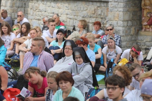 Msza św. na rozpoczęcie 6. pielgrzymki z Hałcnowa do Łagiewnik