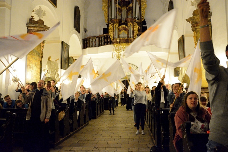 Wielkanocne czuwanie młodzieży