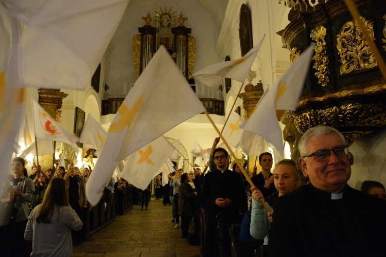 Wielkanocne czuwanie młodzieży