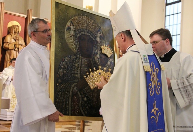 Peregrynacja i koronacja w Marysinie Wawerskim