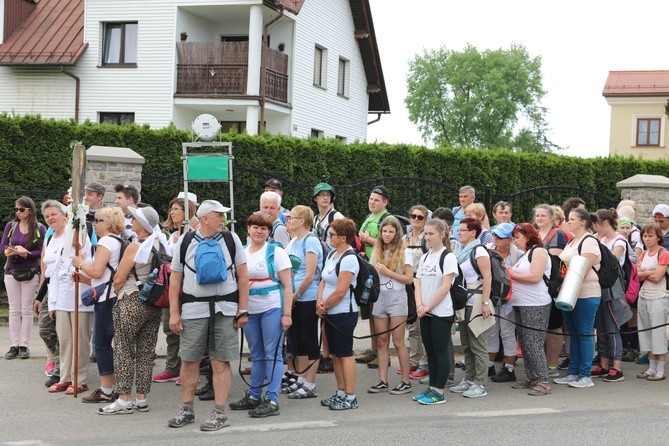 6. pielgrzymka do Bożego Miłosierdzia wyruszyła z Hałcnowa