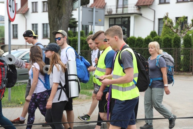 6. pielgrzymka do Bożego Miłosierdzia wyruszyła z Hałcnowa