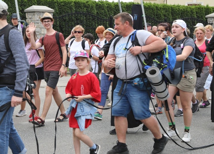 6. pielgrzymka do Bożego Miłosierdzia wyruszyła z Hałcnowa