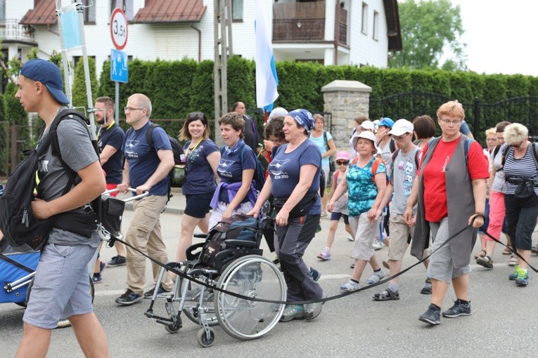 6. pielgrzymka do Bożego Miłosierdzia wyruszyła z Hałcnowa