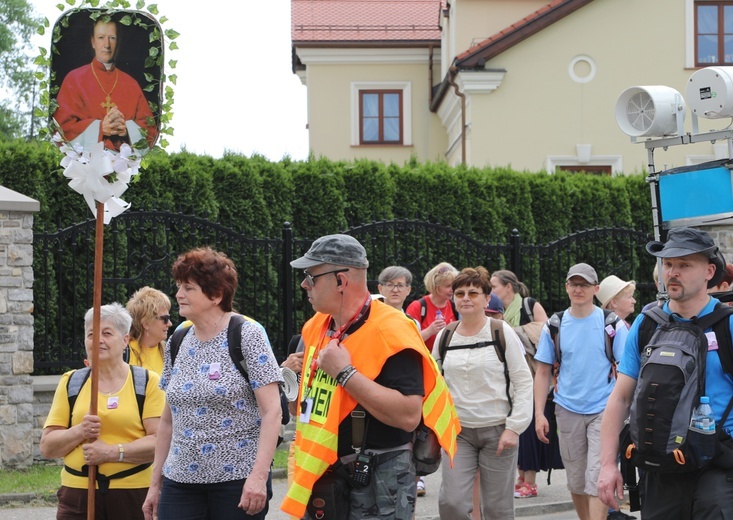 6. pielgrzymka do Bożego Miłosierdzia wyruszyła z Hałcnowa