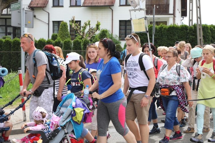 6. pielgrzymka do Bożego Miłosierdzia wyruszyła z Hałcnowa