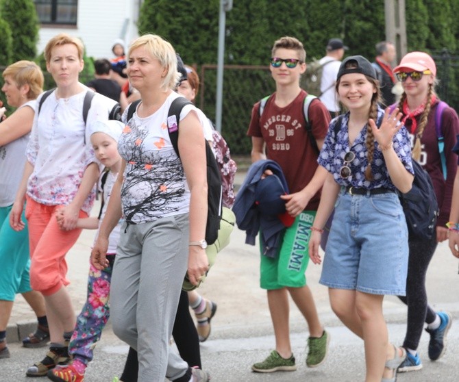 6. pielgrzymka do Bożego Miłosierdzia wyruszyła z Hałcnowa