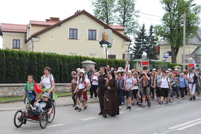 6. pielgrzymka do Bożego Miłosierdzia wyruszyła z Hałcnowa