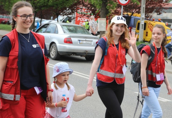 6. pielgrzymka do Bożego Miłosierdzia wyruszyła z Hałcnowa