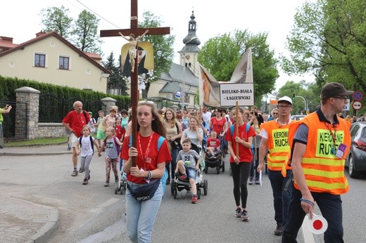 6. pielgrzymka do Bożego Miłosierdzia wyruszyła z Hałcnowa