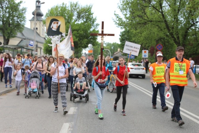 6. pielgrzymka do Bożego Miłosierdzia wyruszyła z Hałcnowa