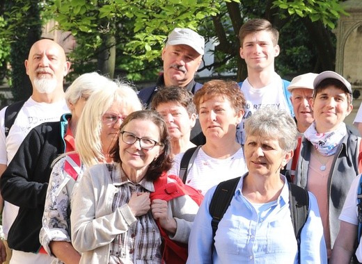 Pielgrzymi z Cieszyna w drodze do Łagiewnik - 2018